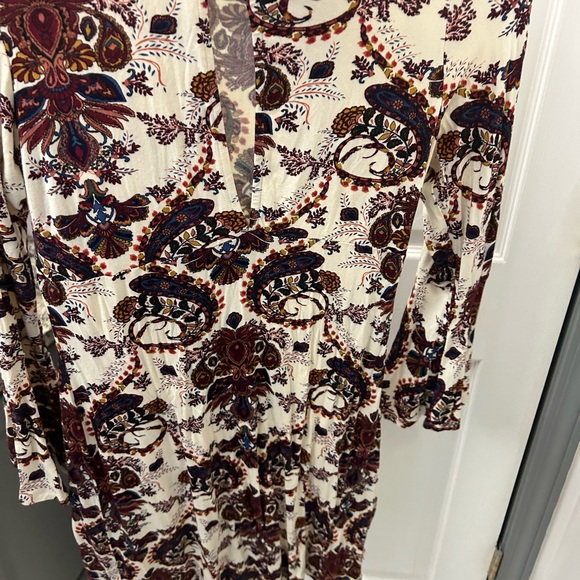 NWOT VENUS paisley dress. - Picture 4 of 16